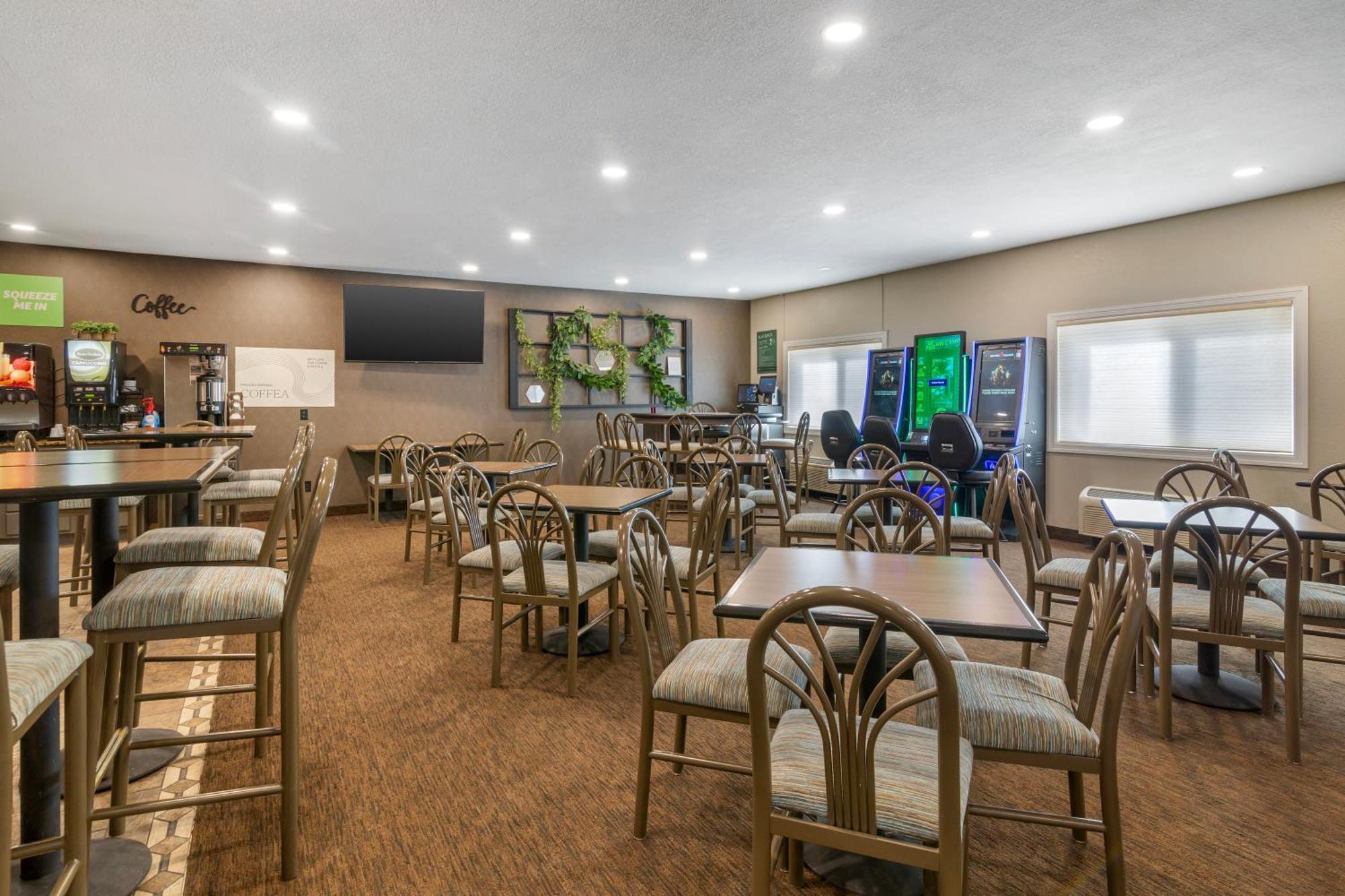 Everspring Suites Bismarck Esterno foto