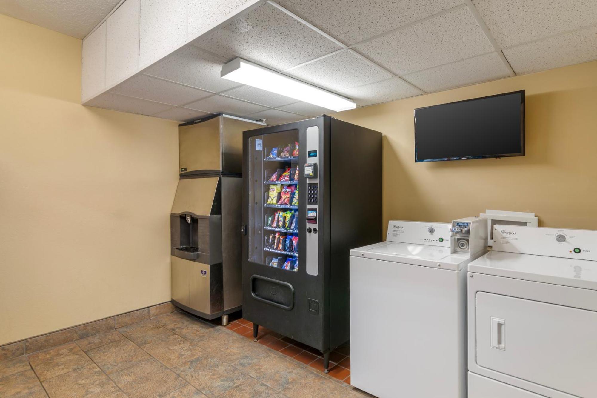 Everspring Suites Bismarck Esterno foto