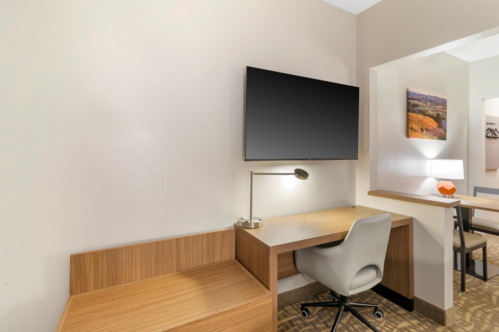 Everspring Suites Bismarck Esterno foto